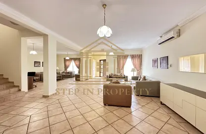 Villa - 3 Bedrooms - 4 Bathrooms for rent in OqbaBin Nafie Steet - Old Airport Road - Doha