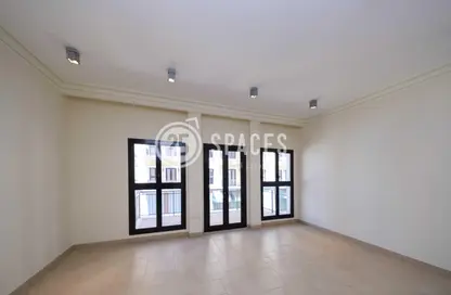 Apartment - 1 Bedroom - 2 Bathrooms for rent in Carnaval - Qanat Quartier - The Pearl Island - Doha