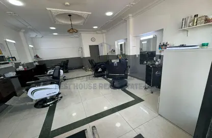 Shop - Studio - 1 Bathroom for rent in Madinat Khalifa North - Madinat Khalifa - Doha