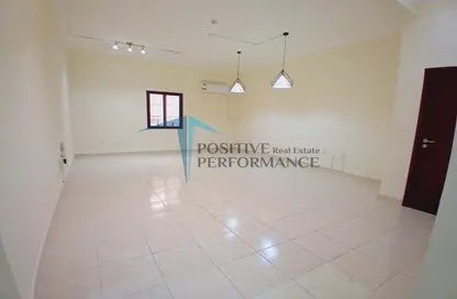 Apartment - 3 Bedrooms - 3 Bathrooms for rent in Madinat Khalifa South - Madinat Khalifa - Doha