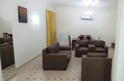 Apartment - 2 Bedrooms - 2 Bathrooms for rent in Asim Bin Omar Street - Al Mansoura - Doha