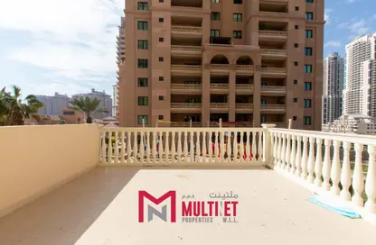 Apartment - 2 Bedrooms - 3 Bathrooms for rent in West Porto Drive - Porto Arabia - The Pearl Island - Doha