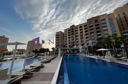 شقة - غرفة نوم - 2 حمامات للايجار في The St. Regis Marsa Arabia Island - Marsa Arabia - جزيرة اللؤلؤة - الدوحة