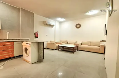 Apartment - 1 Bedroom - 1 Bathroom for rent in Umm Ghuwailina 4 - Umm Ghuwailina - Doha