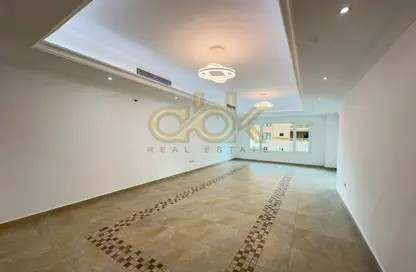 Apartment - 2 Bedrooms - 3 Bathrooms for rent in East Porto Drive - Porto Arabia - The Pearl Island - Doha