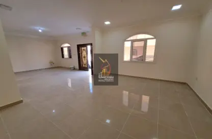 Compound - 4 Bedrooms - 4 Bathrooms for rent in Umm Al Seneem Street - Ain Khaled - Doha