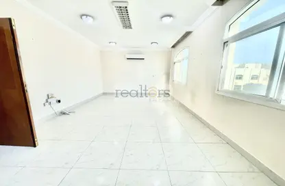 Apartment - 2 Bedrooms - 2 Bathrooms for rent in Al Hanaa Street - Al Gharrafa - Doha