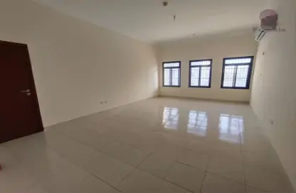 Apartment - 3 Bedrooms - 2 Bathrooms for rent in Al Munithir Bin Amr Street - Madinat Khalifa - Doha