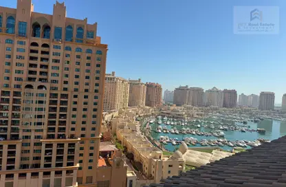 Apartment - 2 Bedrooms - 3 Bathrooms for rent in Tower 10 - Porto Arabia - The Pearl Island - Doha