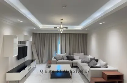 Apartment - 2 Bedrooms - 2 Bathrooms for rent in Giardino Apartments - The Pearl Island - Doha