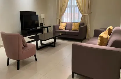 Apartment - 2 Bedrooms - 3 Bathrooms for rent in Al Sadd Road - Al Sadd - Doha