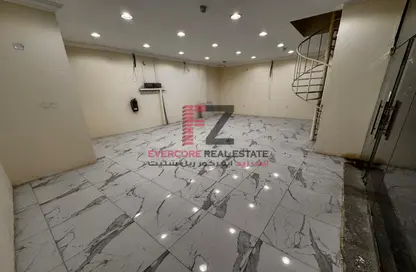 Shop - Studio - 1 Bathroom for rent in Old Al Ghanim - Al Ghanim - Doha