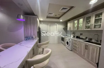 Apartment - 2 Bedrooms - 3 Bathrooms for rent in Zig Zag Towers - West Bay - Doha