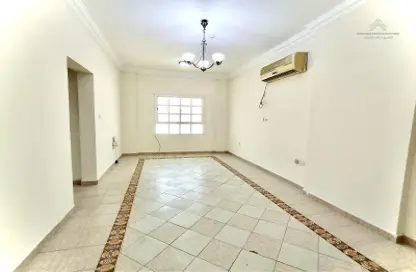 Apartment - 2 Bedrooms - 2 Bathrooms for rent in Doha Al Jadeed - Doha