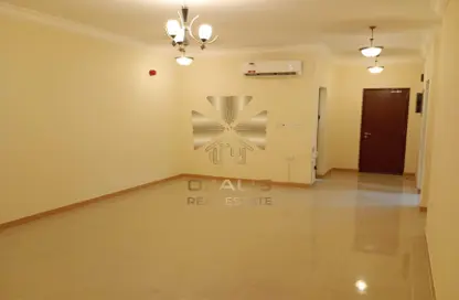 Apartment - 3 Bedrooms - 3 Bathrooms for rent in Thabit Bin Zaid Street - Al Mansoura - Doha