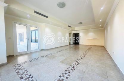 Apartment - 2 Bedrooms - 3 Bathrooms for rent in West Porto Drive - Porto Arabia - The Pearl Island - Doha