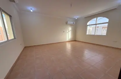 Villa - 5 Bedrooms - 6 Bathrooms for rent in Al Thumama - Al Thumama - Doha