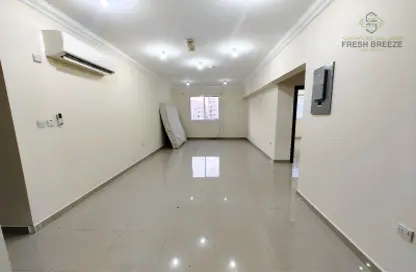 Apartment - 2 Bedrooms - 2 Bathrooms for rent in Umm Ghuwalina - Umm Ghuwailina - Doha