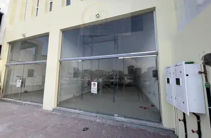 Shop - Studio - 2 Bathrooms for rent in Old Al Ghanim - Al Ghanim - Doha