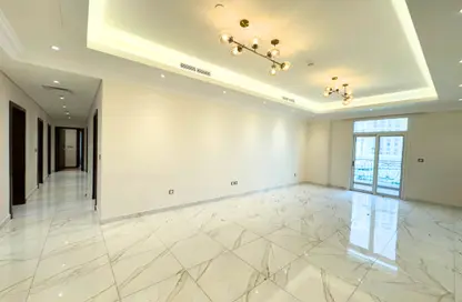 Apartment - 3 Bedrooms - 4 Bathrooms for rent in The Garden - Floresta Gardens - The Pearl Island - Doha