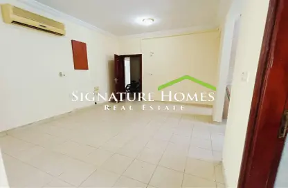 Apartment - 2 Bedrooms - 2 Bathrooms for rent in Hadramout Street - Doha Al Jadeed - Doha