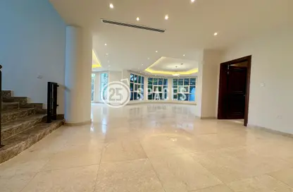 Villa - 4 Bedrooms - 5 Bathrooms for rent in South Gate - West Bay Lagoon - Doha