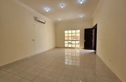 Villa - 6 Bedrooms - 5 Bathrooms for rent in Umm Salal Ali - Umm Salal Ali - Doha