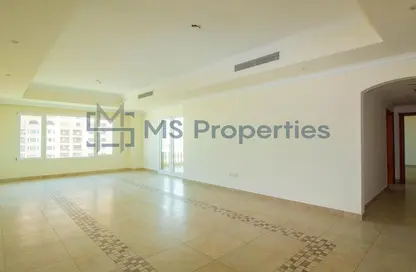 Apartment - 2 Bedrooms - 3 Bathrooms for sale in West Porto Drive - Porto Arabia - The Pearl Island - Doha