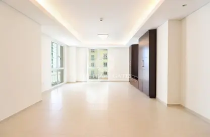 Apartment - 1 Bedroom - 2 Bathrooms for sale in Viva West - Viva Bahriyah - The Pearl Island - Doha