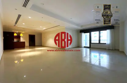 Apartment - 2 Bedrooms - 3 Bathrooms for rent in Tower 14 - Porto Arabia - The Pearl Island - Doha