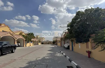 Compound - 3 Bedrooms - 4 Bathrooms for rent in Mamoura 18 - Al Maamoura - Doha