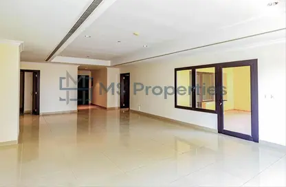 Apartment - 1 Bedroom - 2 Bathrooms for sale in West Porto Drive - Porto Arabia - The Pearl Island - Doha