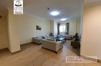 Apartment - 2 Bedrooms - 2 Bathrooms for rent in Umm Ghuwailina 4 - Umm Ghuwailina - Doha