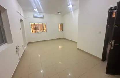 Apartment - 3 Bedrooms - 3 Bathrooms for rent in Fereej Kulaib - Doha