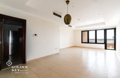 Apartment - 2 Bedrooms - 2 Bathrooms for rent in West Porto Drive - Porto Arabia - The Pearl Island - Doha