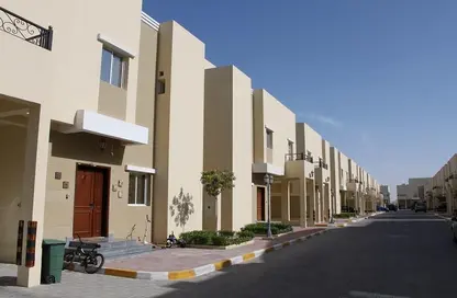 Villa - 4 Bedrooms - 5 Bathrooms for rent in Bu Hamour Street - Abu Hamour - Doha