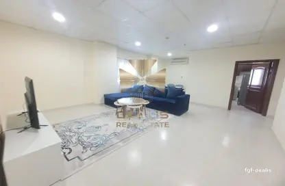 Apartment - 2 Bedrooms - 2 Bathrooms for rent in Al Darwish Building - Al Sadd - Al Sadd - Doha