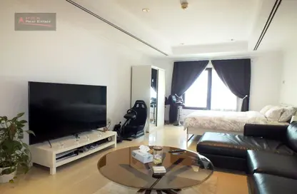 Apartment - 1 Bathroom for rent in Tower 14 - Porto Arabia - The Pearl Island - Doha