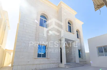 Apartment - 5 Bedrooms - 5 Bathrooms for sale in Umm Salal Ali - Doha