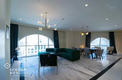 Penthouse - 3 Bedrooms - 5 Bathrooms for rent in Floresta Gardens - The Pearl Island - Doha