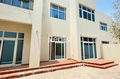 Villa - 4 Bedrooms - 6 Bathrooms for rent in Umm Al Seneem Street - Ain Khaled - Doha