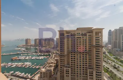 Apartment - 2 Bedrooms - 3 Bathrooms for rent in Tower 11 - Porto Arabia - The Pearl Island - Doha