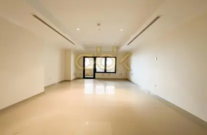 Apartment - 2 Bedrooms - 2 Bathrooms for rent in East Porto Drive - Porto Arabia - The Pearl Island - Doha