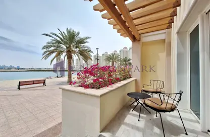 Townhouse - 1 Bedroom - 2 Bathrooms for rent in Viva West - Viva Bahriyah - The Pearl Island - Doha