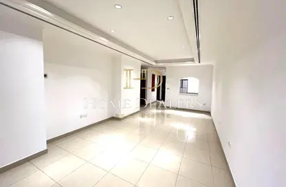 Apartment - 2 Bedrooms - 3 Bathrooms for sale in West Porto Drive - Porto Arabia - The Pearl Island - Doha