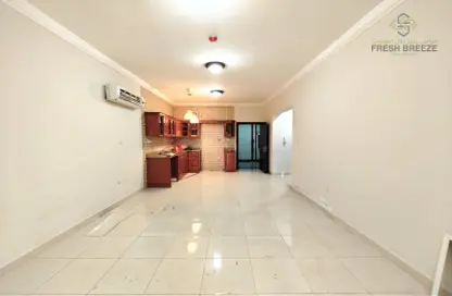 Apartment - 1 Bedroom - 1 Bathroom for rent in Umm Ghwailina Comm - Umm Ghuwalina - Umm Ghuwailina - Doha