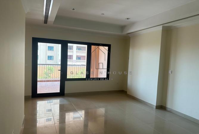 Apartment - 1 Bedroom - 2 Bathrooms for rent in East Porto Drive - Porto Arabia - The Pearl Island - Doha