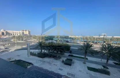 Apartment - 2 Bedrooms - 4 Bathrooms for sale in Marina District - Lusail