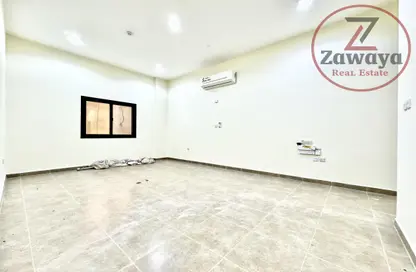 Apartment - 2 Bedrooms - 2 Bathrooms for rent in Al Nasr Street - Al Nasr - Doha