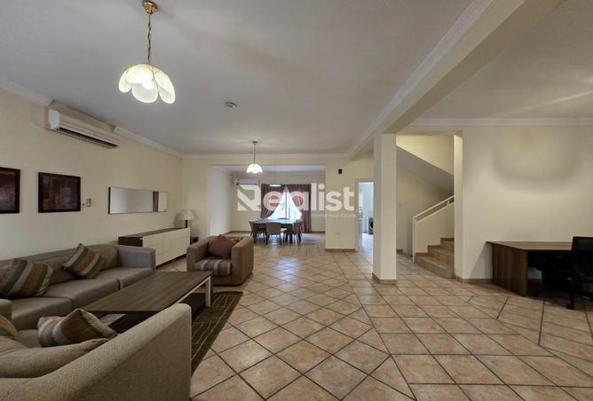 Compound - 3 Bedrooms - 4 Bathrooms for rent in Old Airport Road - Doha